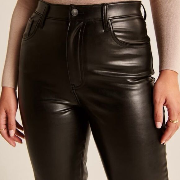 NEW Abercrombie Curve Love Vegan Leather 90s Straight Pant - Picture 3 of 8